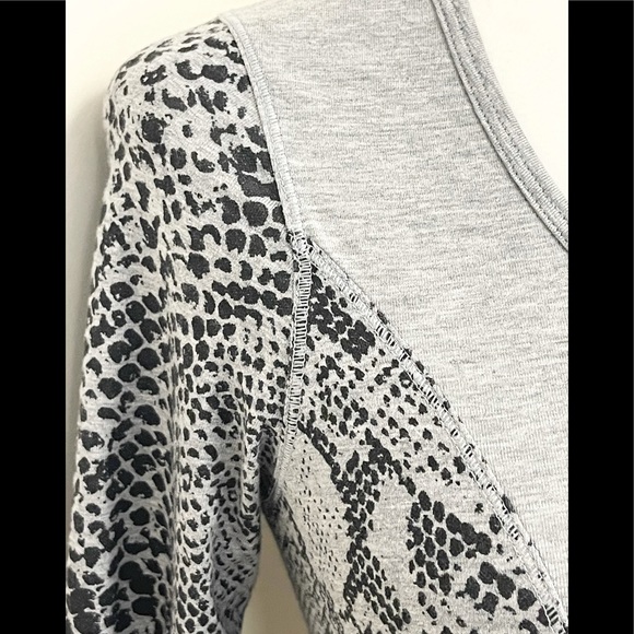 Awesome Lululemon snakeskin print top! - Picture 6 of 7